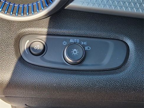 Used 2025 Chevrolet Trax LS w/ LS Convenience Package image 21