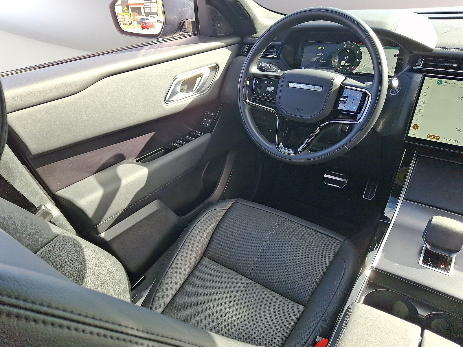 Certified 2026 Land Rover Range Rover Velar Dynamic SE AWD/4WD image 8