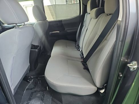 Used 2016 Toyota Tacoma SR5 w/ SR5 Appearance Package (SN) AWD/4WD image 40