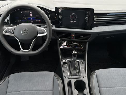 New 2026 Volkswagen Jetta SE FWD image 10