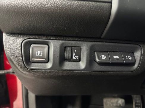 Used 2023 GMC Acadia Denali AWD/4WD image 17