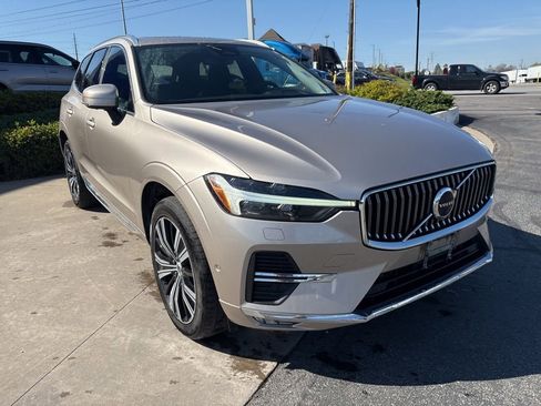 Used 2023 Volvo XC60 B5 Plus w/ Climate Package AWD/4WD image 4