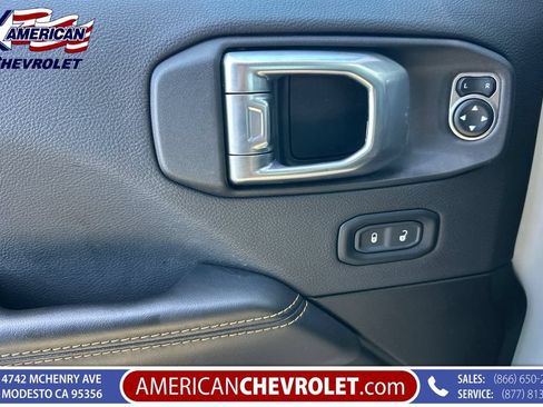 Used 2024 Jeep Wrangler Unlimited Sahara AWD/4WD image 11