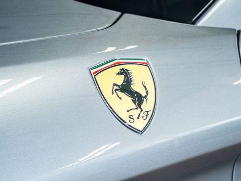 Used 2017 Ferrari California T image 23