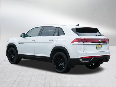 New 2026 Volkswagen Atlas Cross Sport SE image 2