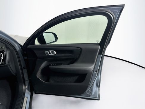 Used 2023 Volvo C40 P8 Recharge Plus AWD/4WD image 34