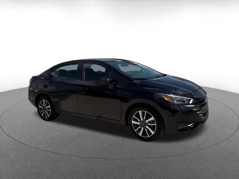 Used 2025 Nissan Versa SV FWD image 2