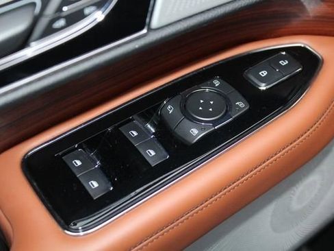 Used 2019 Lincoln Navigator L Reserve w/ Cargo Package AWD/4WD image 10