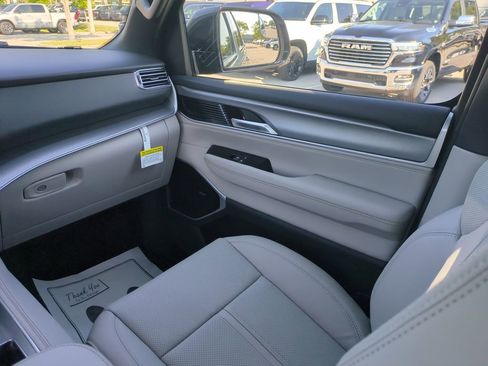 New 2026 Jeep Grand Wagoneer Limited image 18