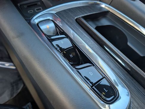 Used 2024 Buick Enclave Avenir image 33