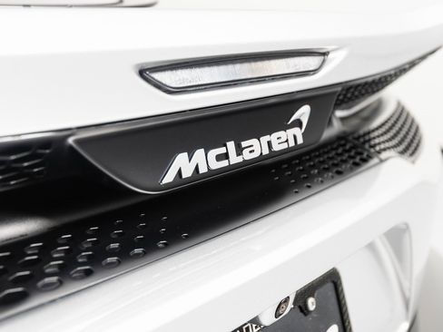 Used 2023 McLaren GT image 34