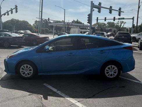 Used 2019 Toyota Prius LE FWD image 9