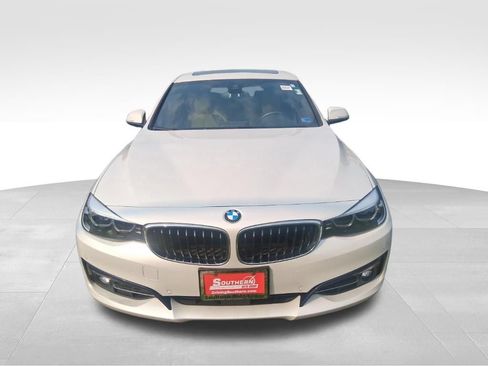 Used 2018 BMW 330i Gran Turismo xDrive AWD/4WD image 2