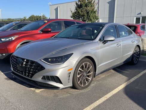 Used 2021 Hyundai Sonata Limited FWD image 2