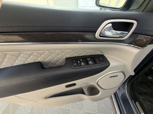 Used 2021 Jeep Grand Cherokee Summit image 15