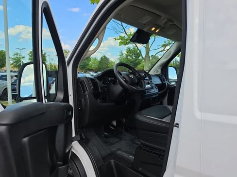 Used 2026 RAM ProMaster 2500 w/ Convenience Group FWD image 10