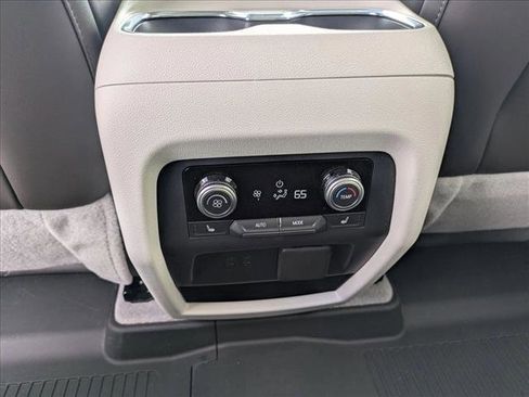 Used 2026 GMC Acadia Denali w/ Super Cruise Package FWD image 17