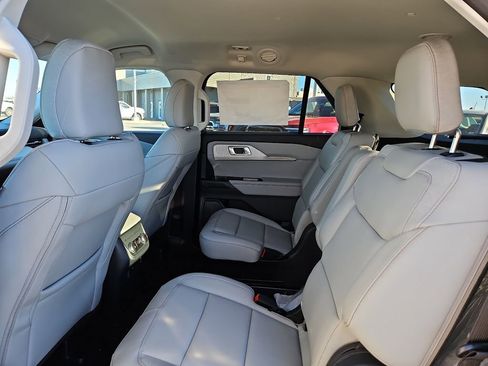 New 2026 Ford Explorer Active w/ Active Comfort Package image 19