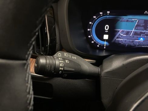 Used 2023 Volvo XC60 B5 Plus w/ Protection Package Premier image 40