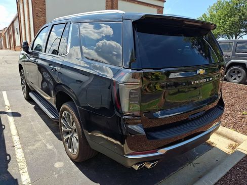 Used 2025 Chevrolet Tahoe High Country AWD/4WD image 6