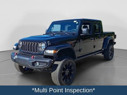 Used 2024 Jeep Gladiator Sport AWD/4WD image 4