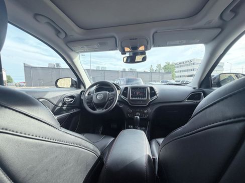Used 2022 Jeep Cherokee Trailhawk w/ Sun, Sound & Nav Group AWD/4WD image 11