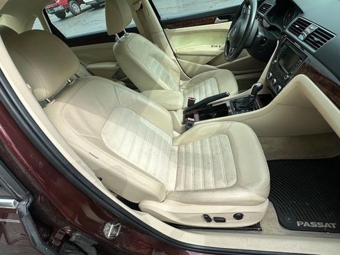 Used 2012 Volkswagen Passat TDI SEL Premium FWD image 20