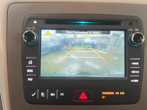 Used 2015 Chevrolet Traverse LS FWD image 20