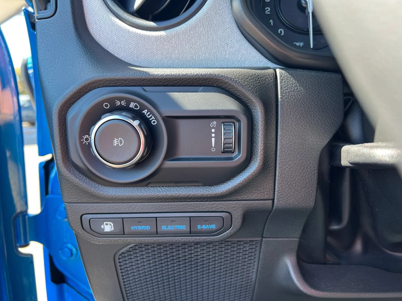 Used 2024 Jeep Wrangler Unlimited AWD/4WD image 18