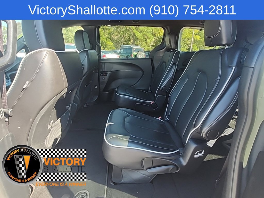 Used 2025 Chrysler Pacifica Limited FWD image 31