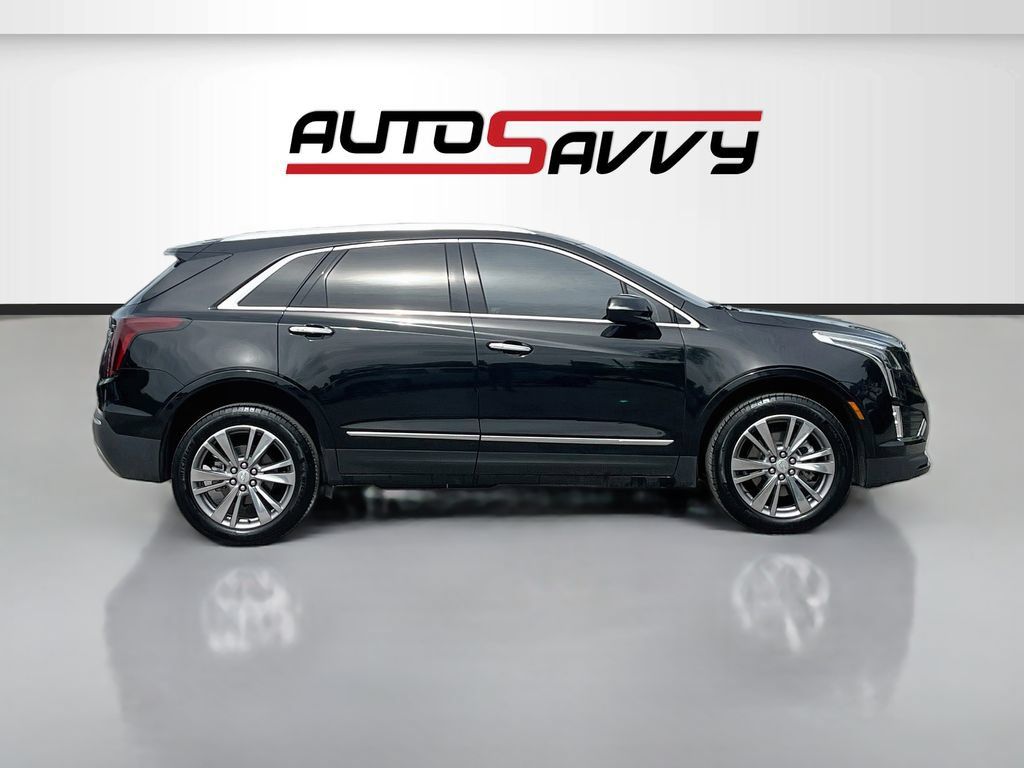 Used 2025 Cadillac XT5 Premium Luxury w/ LPO, Floor Liner Package AWD/4WD image 8