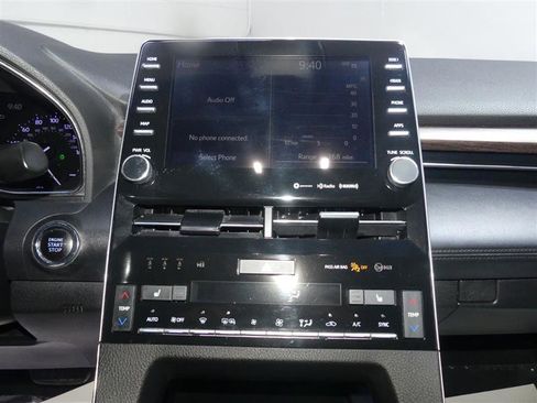 Used 2021 Toyota Avalon XLE FWD image 35