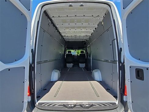 New 2025 Mercedes-Benz Sprinter 2500 image 9