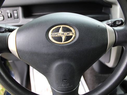 Used 2005 Scion xB FWD image 24