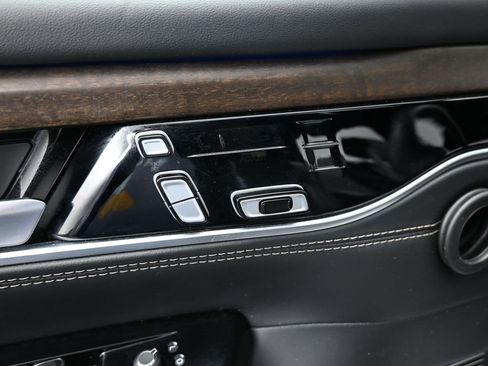 Used 2024 Jeep Grand Wagoneer L 4WD image 32