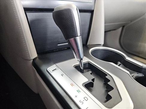 Used 2014 Toyota Camry LE image 12