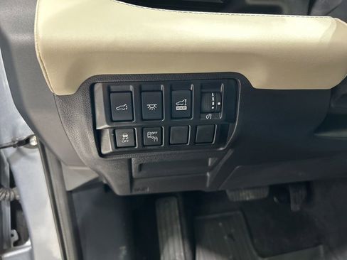 Used 2022 Subaru Ascent Limited w/ Technology Package image 11