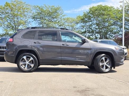 Used 2022 Jeep Cherokee Limited image 26