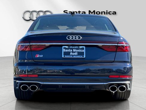 Used 2024 Audi S8 image 7