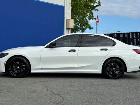 Used 2022 BMW 330i Sedan w/ M Sport Package RWD image 6