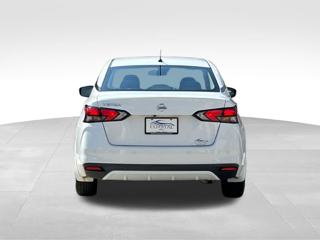 Used 2021 Nissan Versa S FWD image 11