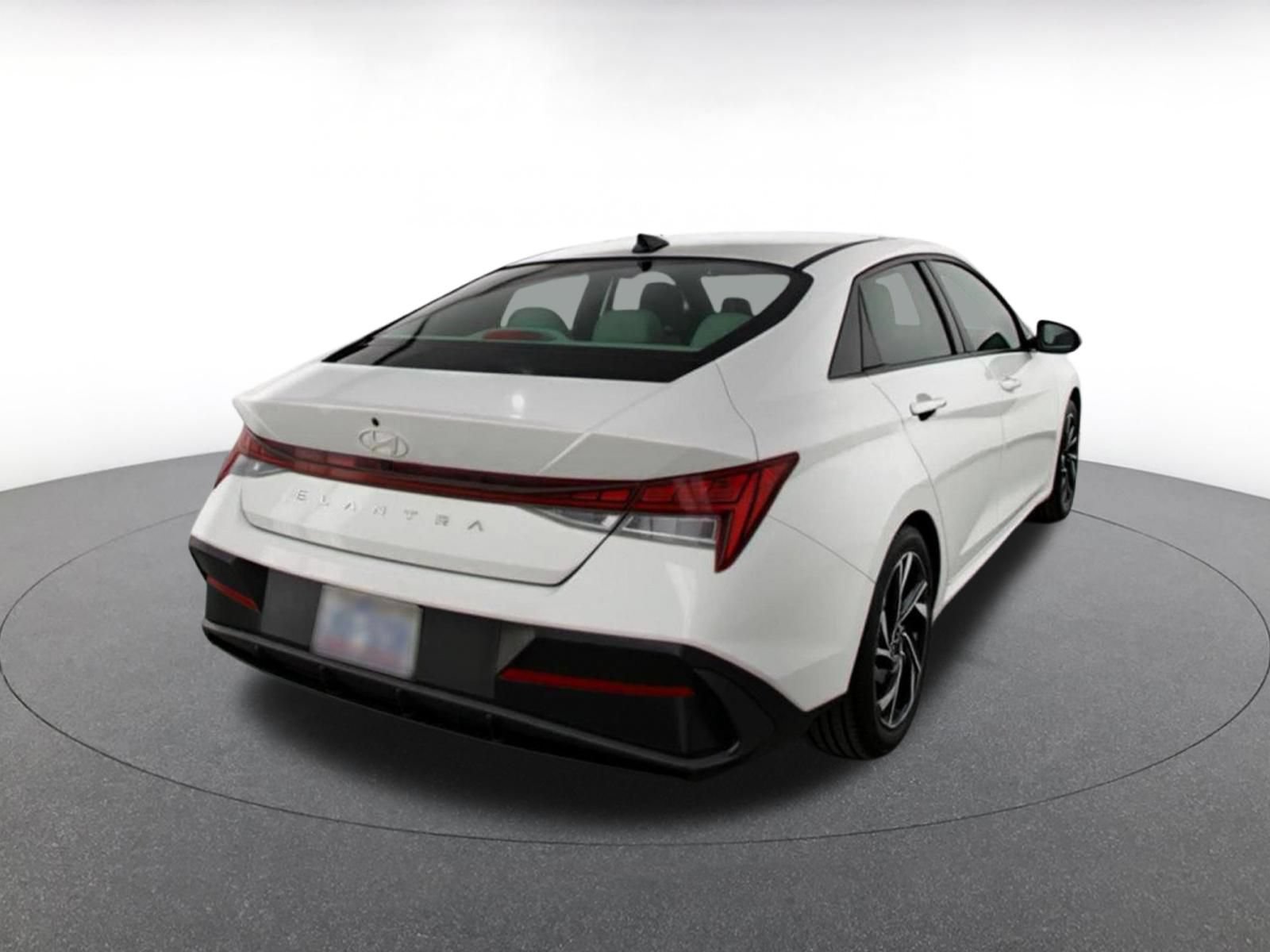 Used 2025 Hyundai Elantra SEL FWD image 8