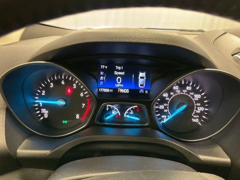 Used 2017 Ford Escape Titanium w/ Canadian Touring Package AWD/4WD image 2