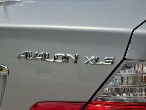 Used 2004 Toyota Avalon XL FWD image 30