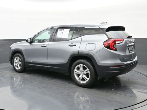 Used 2024 GMC Terrain SLE image 5