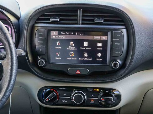 Certified 2023 Kia Soul LX w/ LX Technology Package image 12