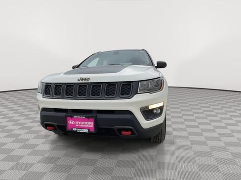 Used 2018 Jeep Compass Trailhawk w/ Cold Weather Group AWD/4WD image 3