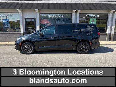 Used 2023 Chrysler Pacifica Touring-L w/ S Appearance Package