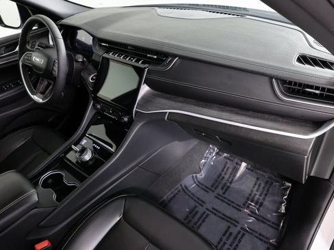 Used 2024 Jeep Grand Cherokee Limited w/ Trailer Tow Package image 39