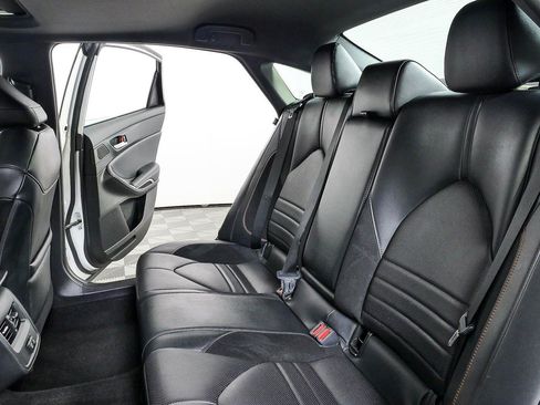 Used 2021 Toyota Avalon XSE FWD image 19